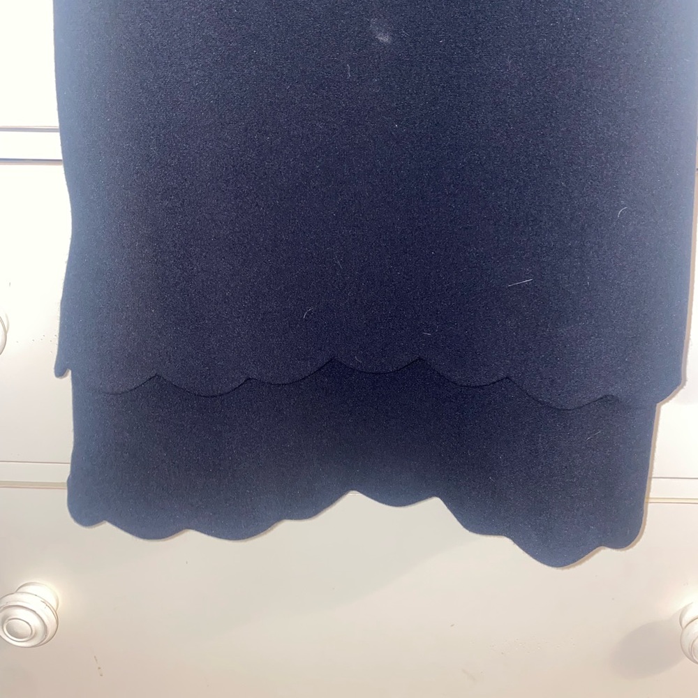 Vineyard Vines. Polyester And Rayon Scalloped Sle… - image 3